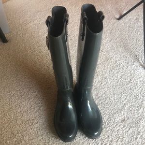 Rain boots